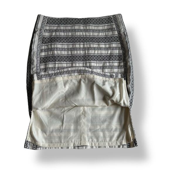 Loft Aztec Embroidered Knee Length Pencil Skirt Womens Size 6 White Black Boho‎ - Picture 5 of 10